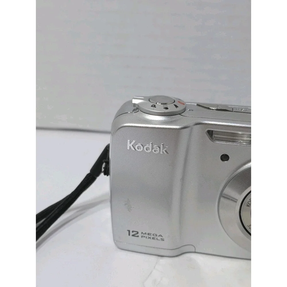 Kodak EasyShare C182 12MP Digital Pocket Camera Silver - TESTED WORKING Y2K